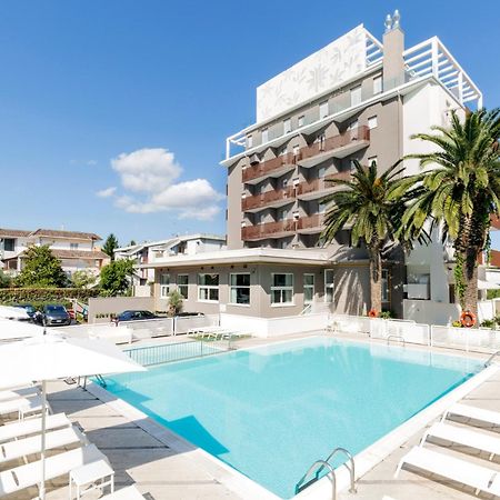 Hotel Bernard San Benedetto del Tronto Exterior foto