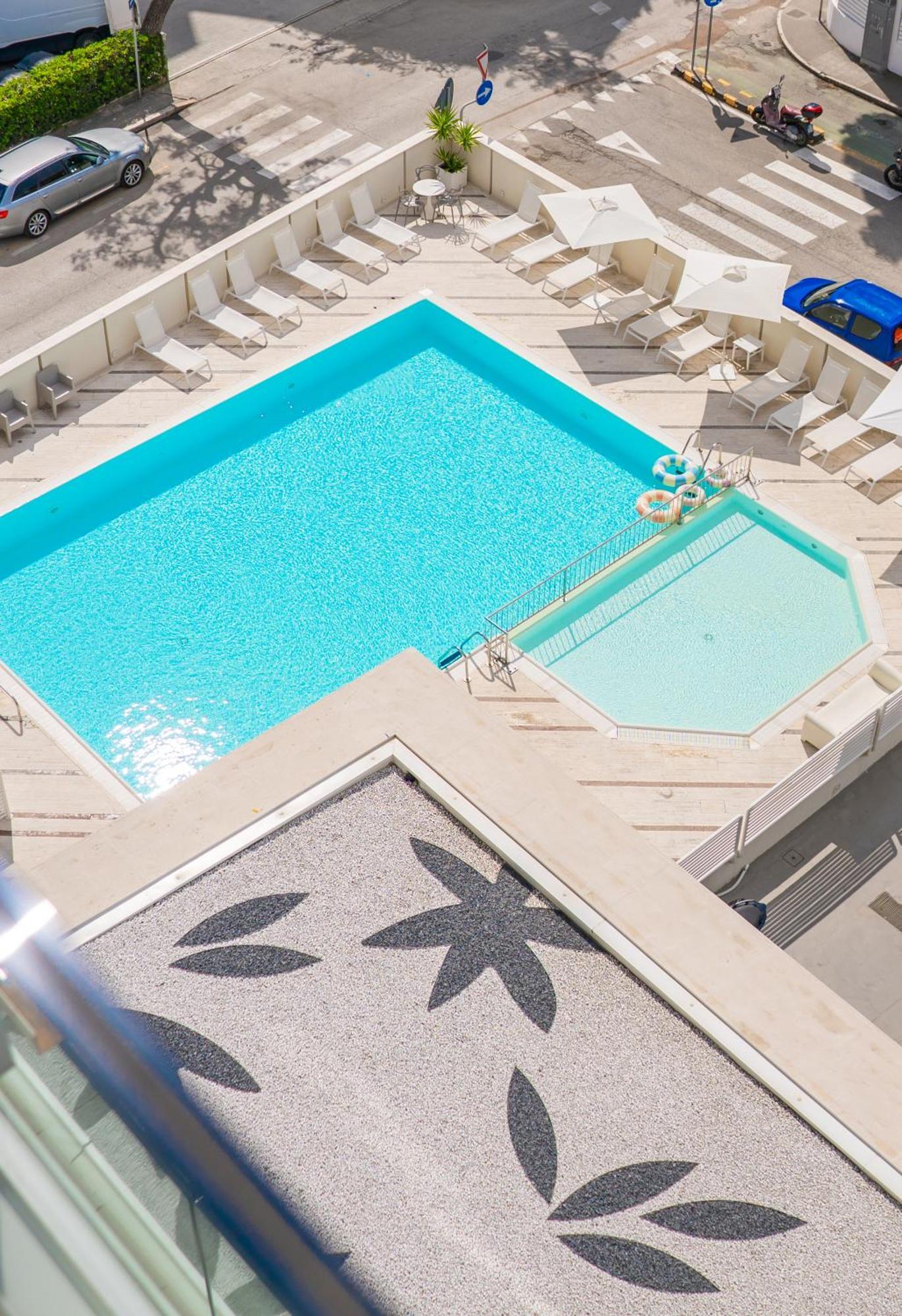 Hotel Bernard San Benedetto del Tronto Exterior foto